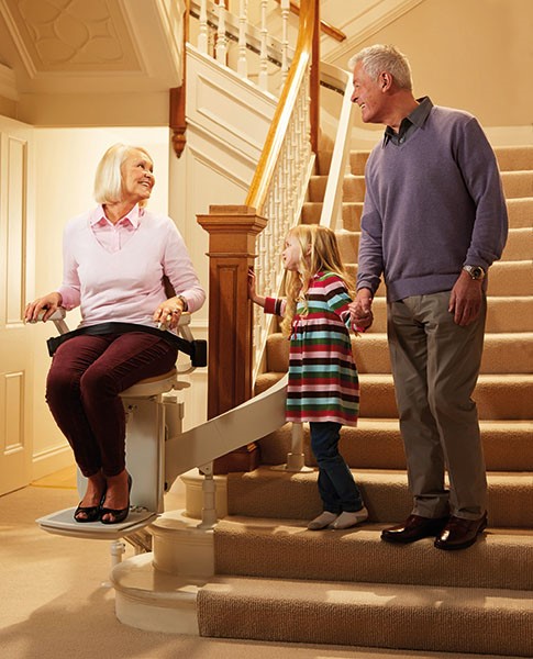 Acorn Stairlifts’ Many Models: Straight, Outdoor, and Curved Stairlifts